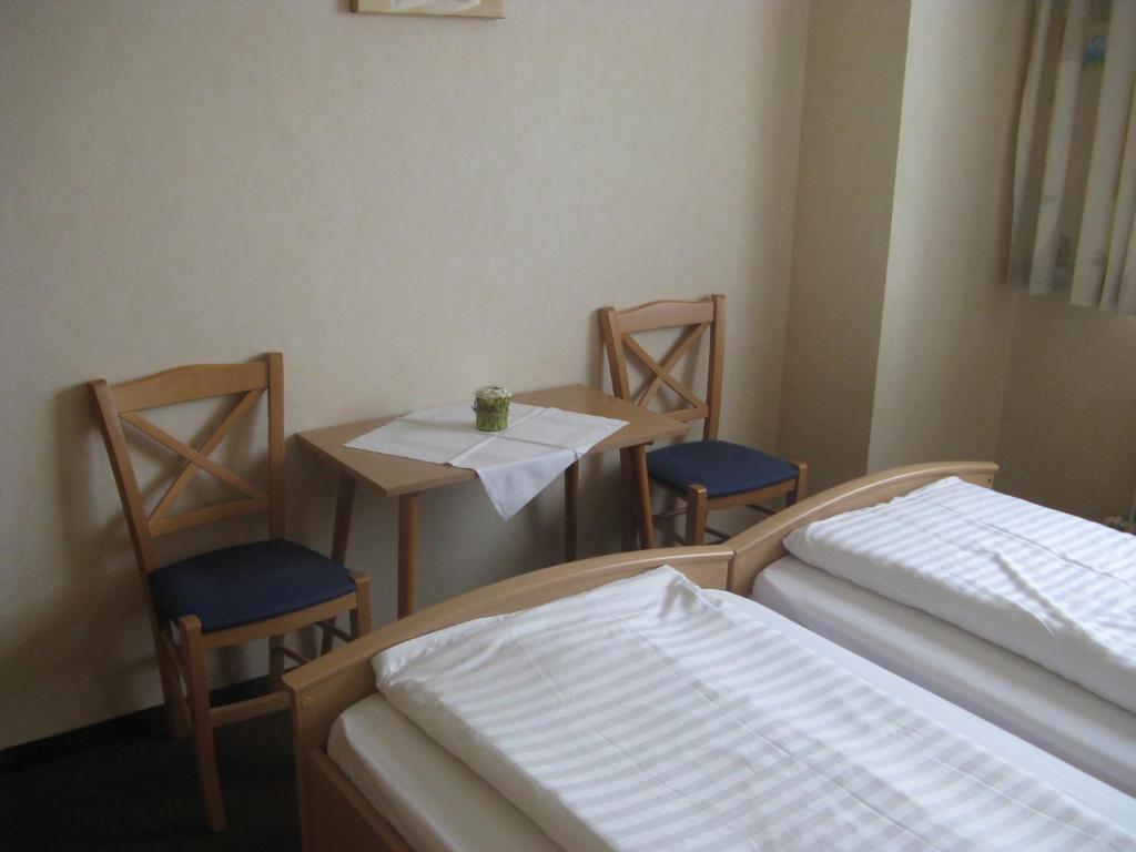 מלון Höflein an der Donau Gasthaus Roter Hahn חדר תמונה