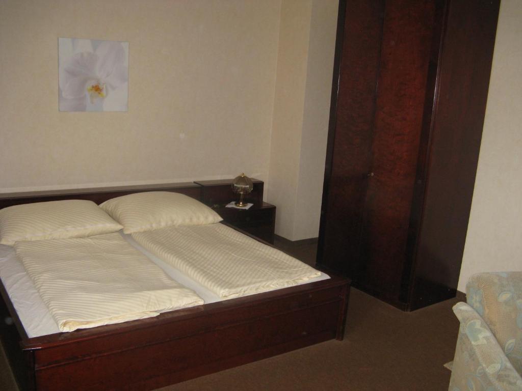 מלון Höflein an der Donau Gasthaus Roter Hahn חדר תמונה